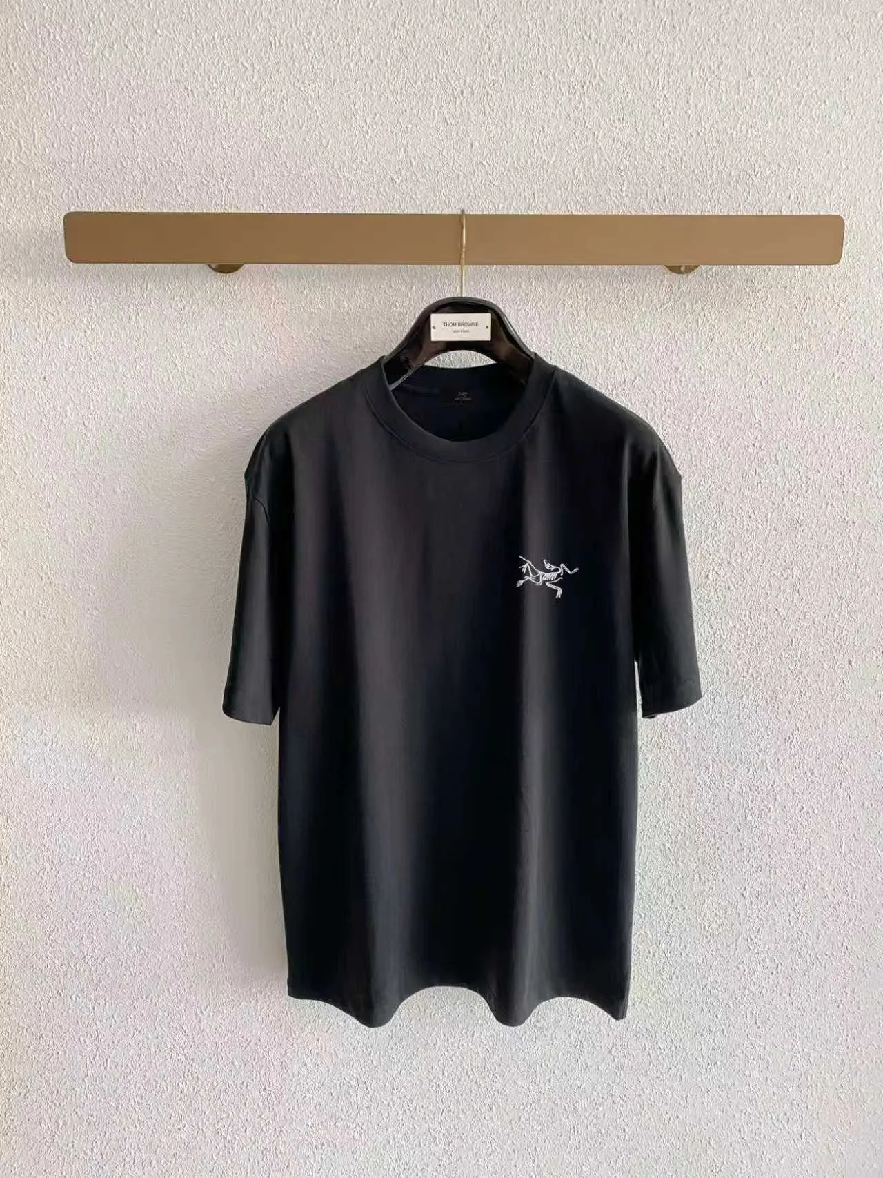 Arc’ter/ logo + New Arrival ， ， ， ， T Same Style。 :Black White Blue Gray Size:S（90-130 ） M（125-140 ） L（135-160 ） XL（160-180 ） XXL（180 ）